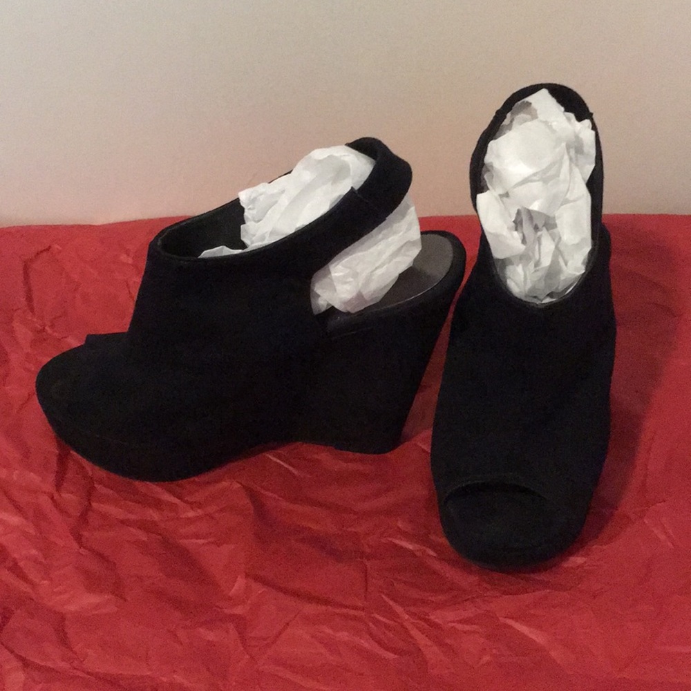 Carlos Santana black platform open toe heels